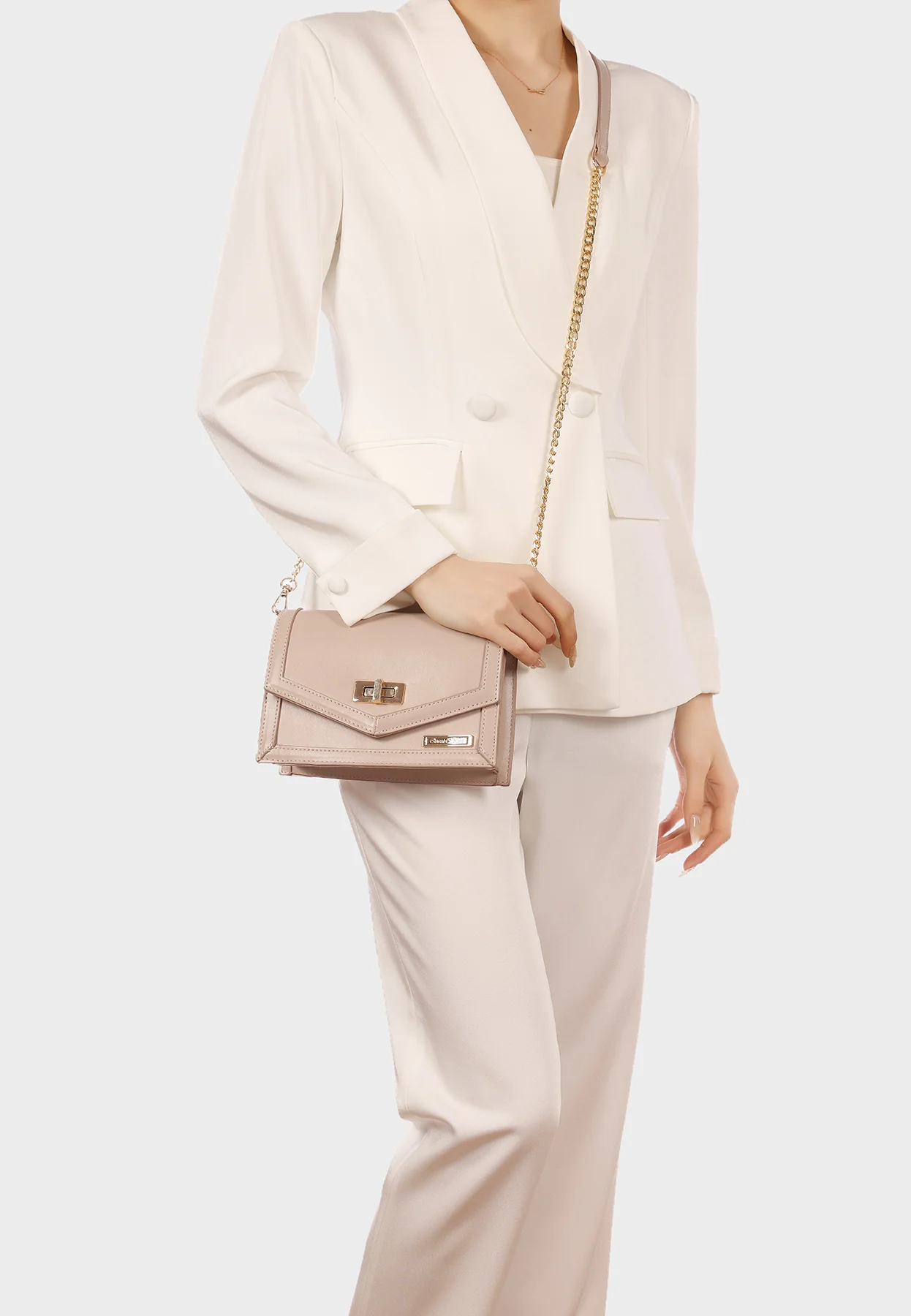 Borsa pochette a tracolla con catena 7047