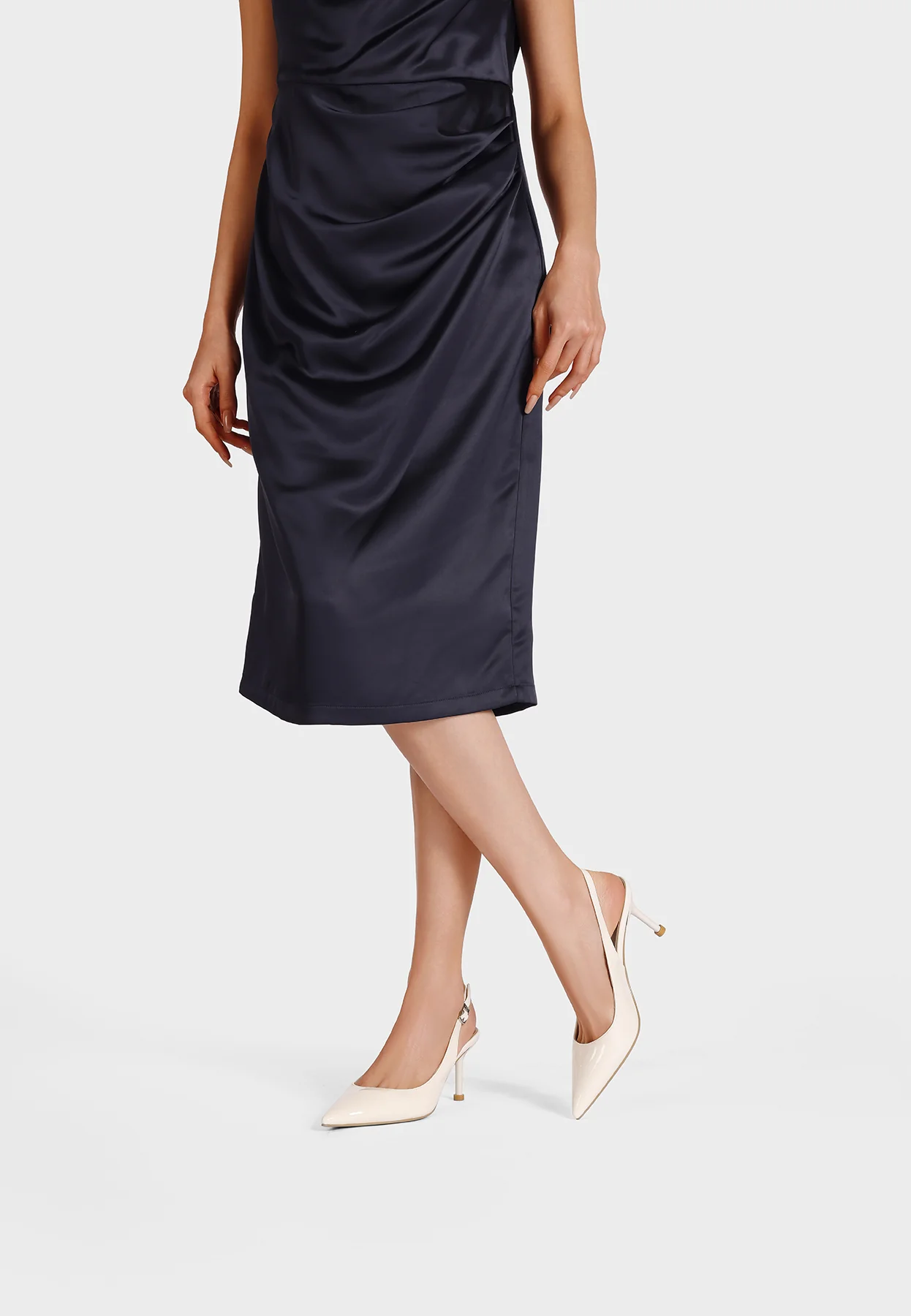 Décolleté slingback in vernice con tacco medio K4504 - Image 9
