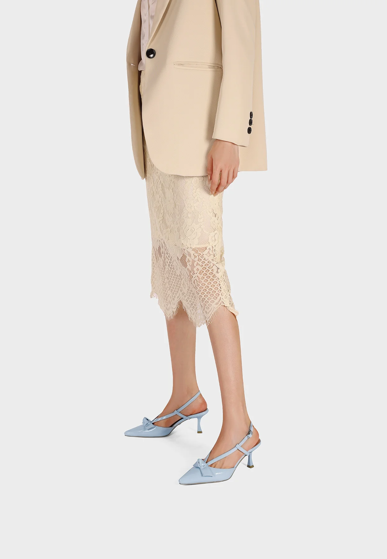 Decolletè Slingback a punta con fiocco e tacco medio K4546