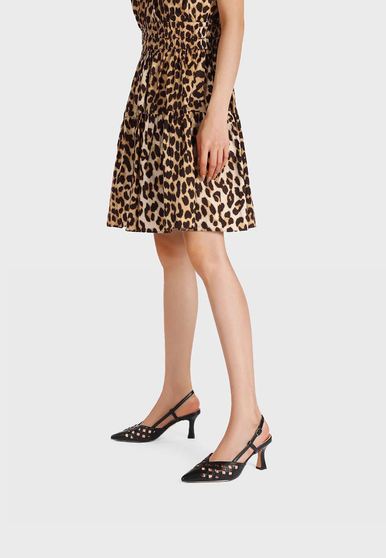 Décolleté slingback traforate a punta con tacco sagomato ZM11015 - Image 16