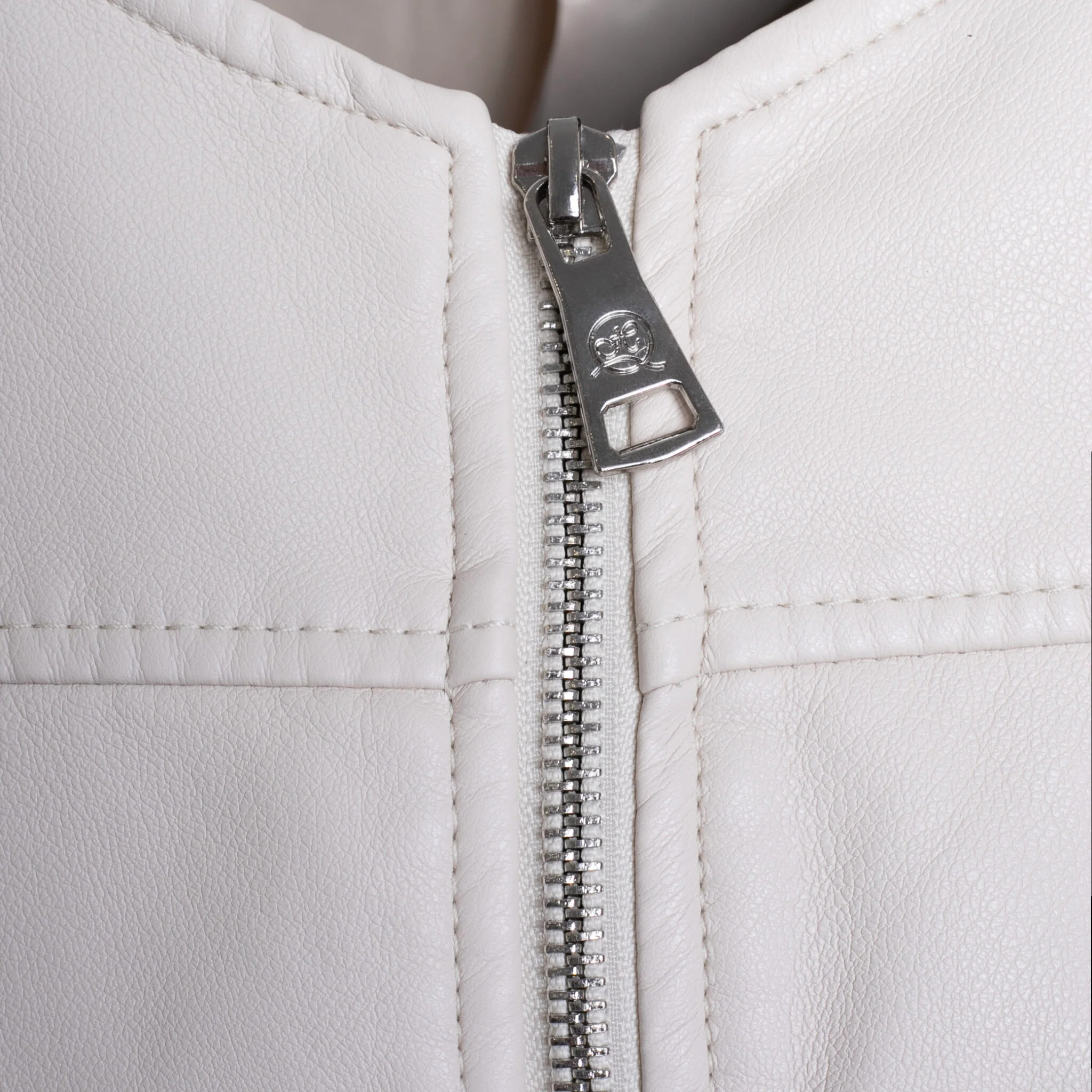 Giacca effetto pelle con zip frontale Y3002 - Image 4