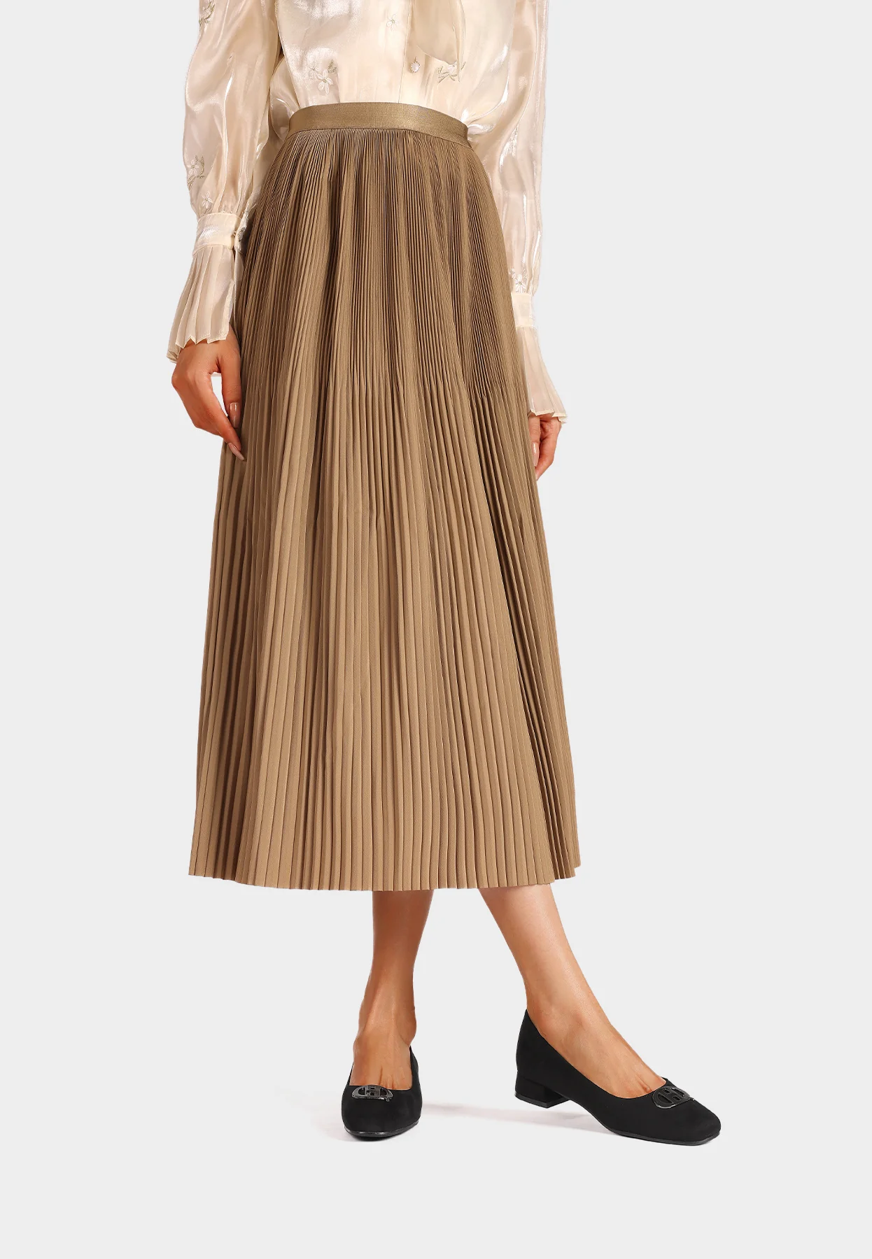 Ballerina nera elegante con tacco basso ZM9826