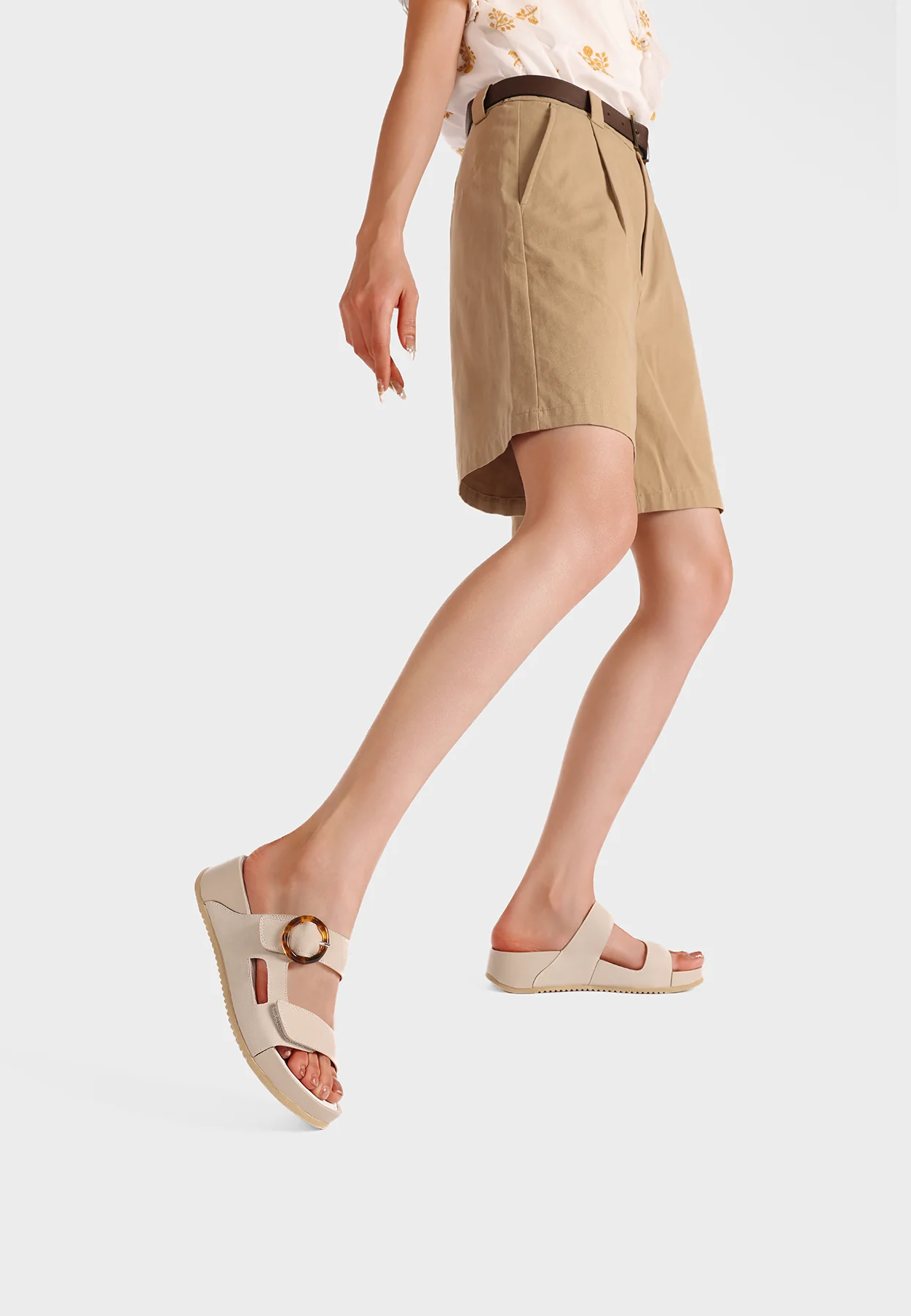 Sandali con zeppa e fasce regolabili BZ502