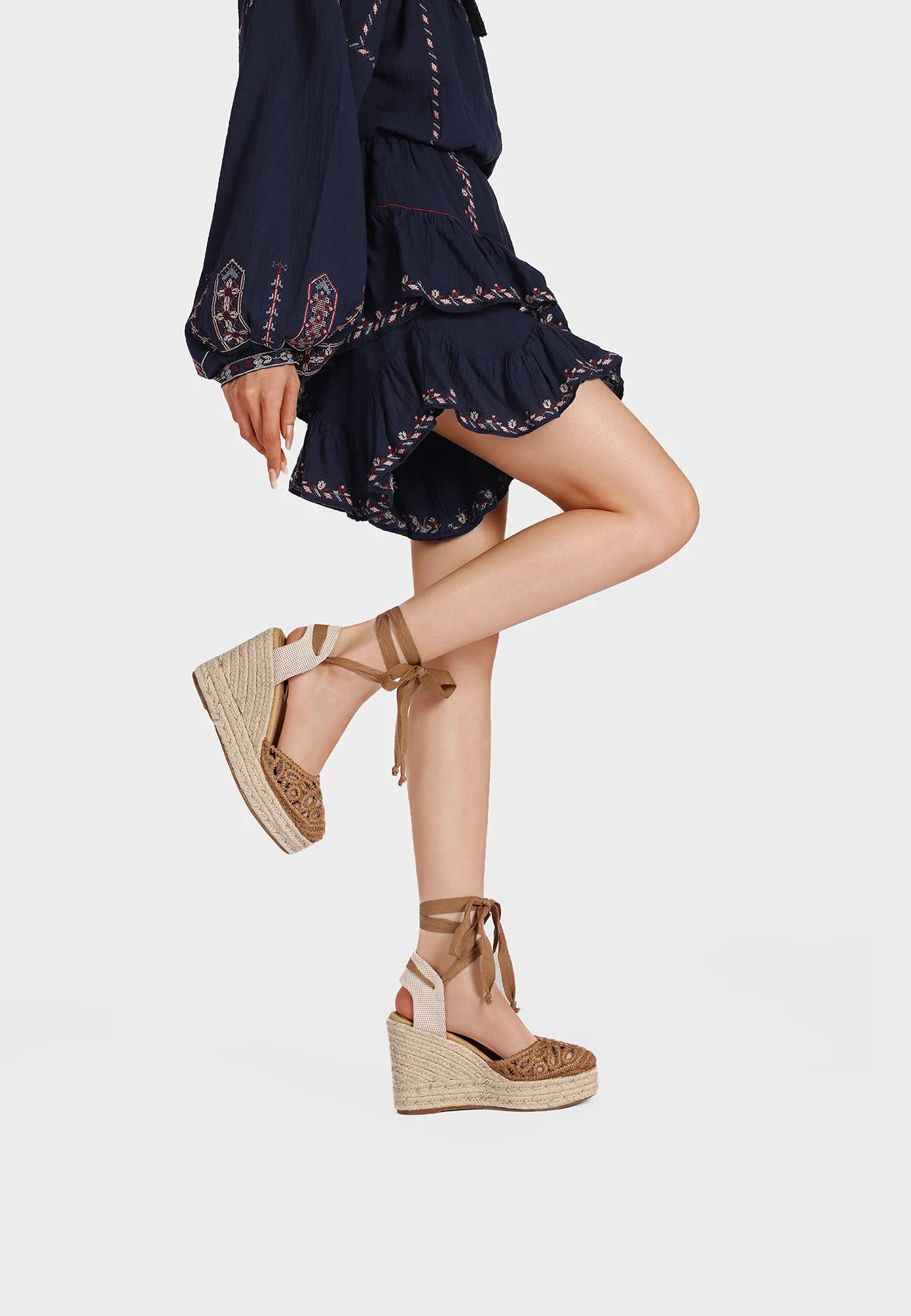 Sandali donna con zeppa in corda e lacci ZM11049