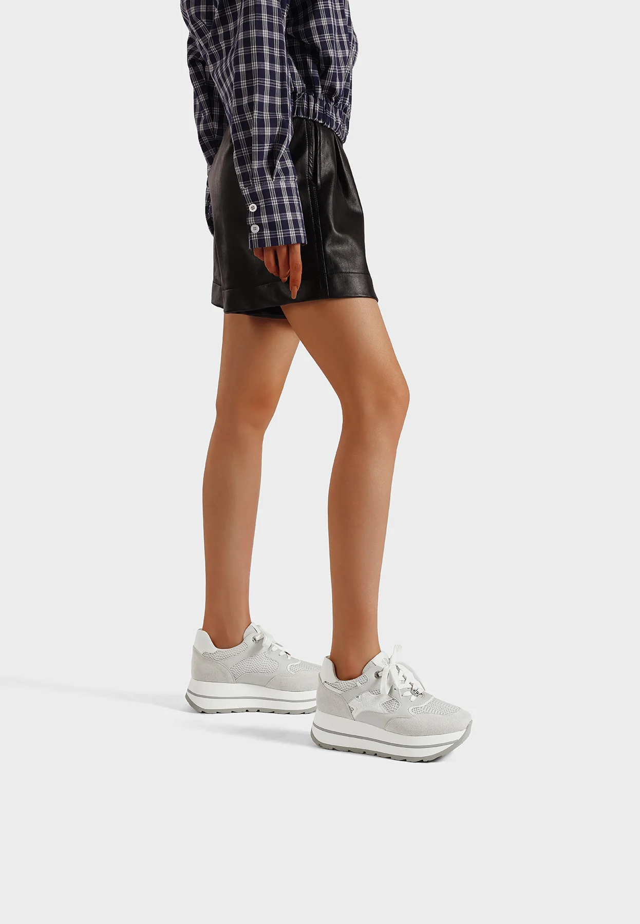 Sneakers donna con zeppa e dettagli grafici X34-25 - Image 40