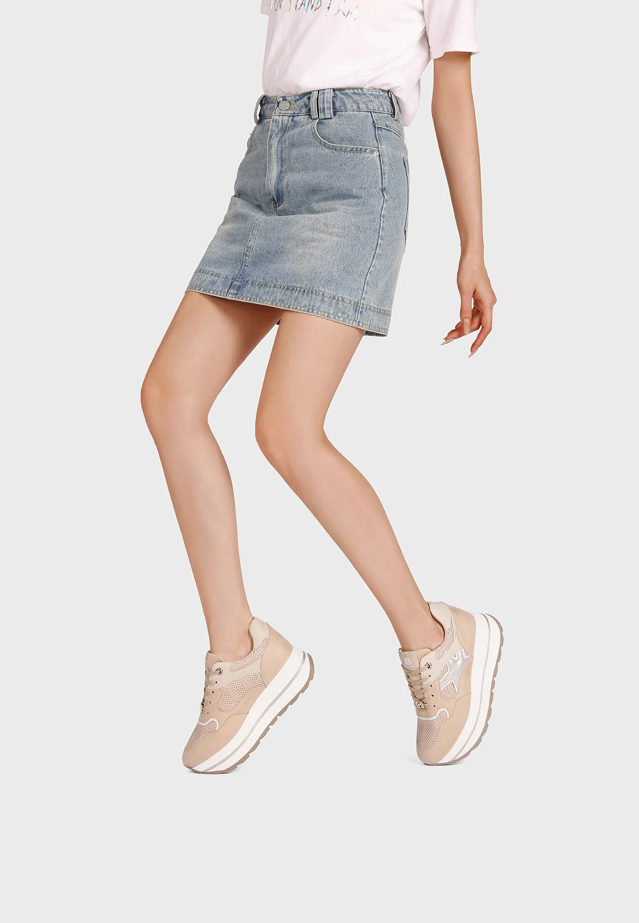 Sneakers donna con zeppa e dettagli grafici X34-25 - Image 9