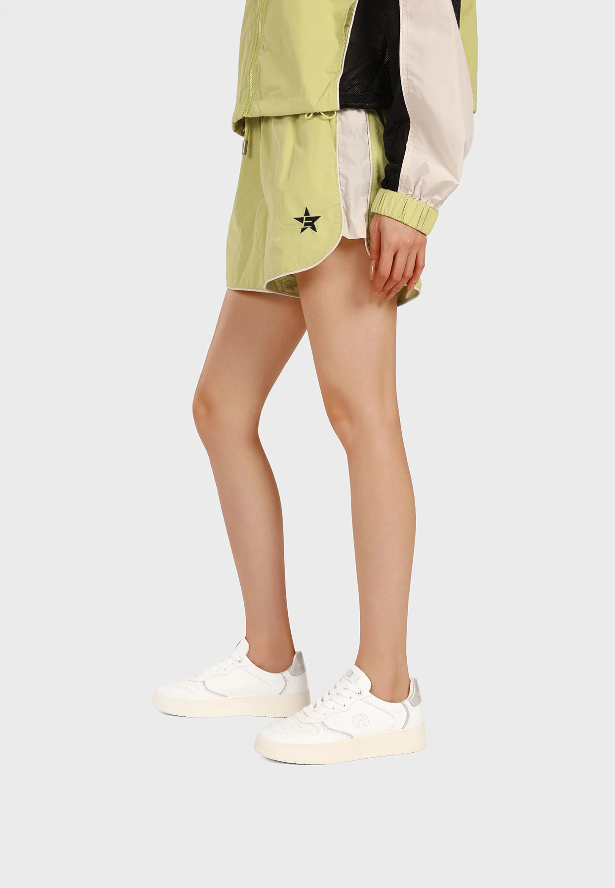 Sneakers bianche platform minimal con inserti oro X34-5 - Image 9