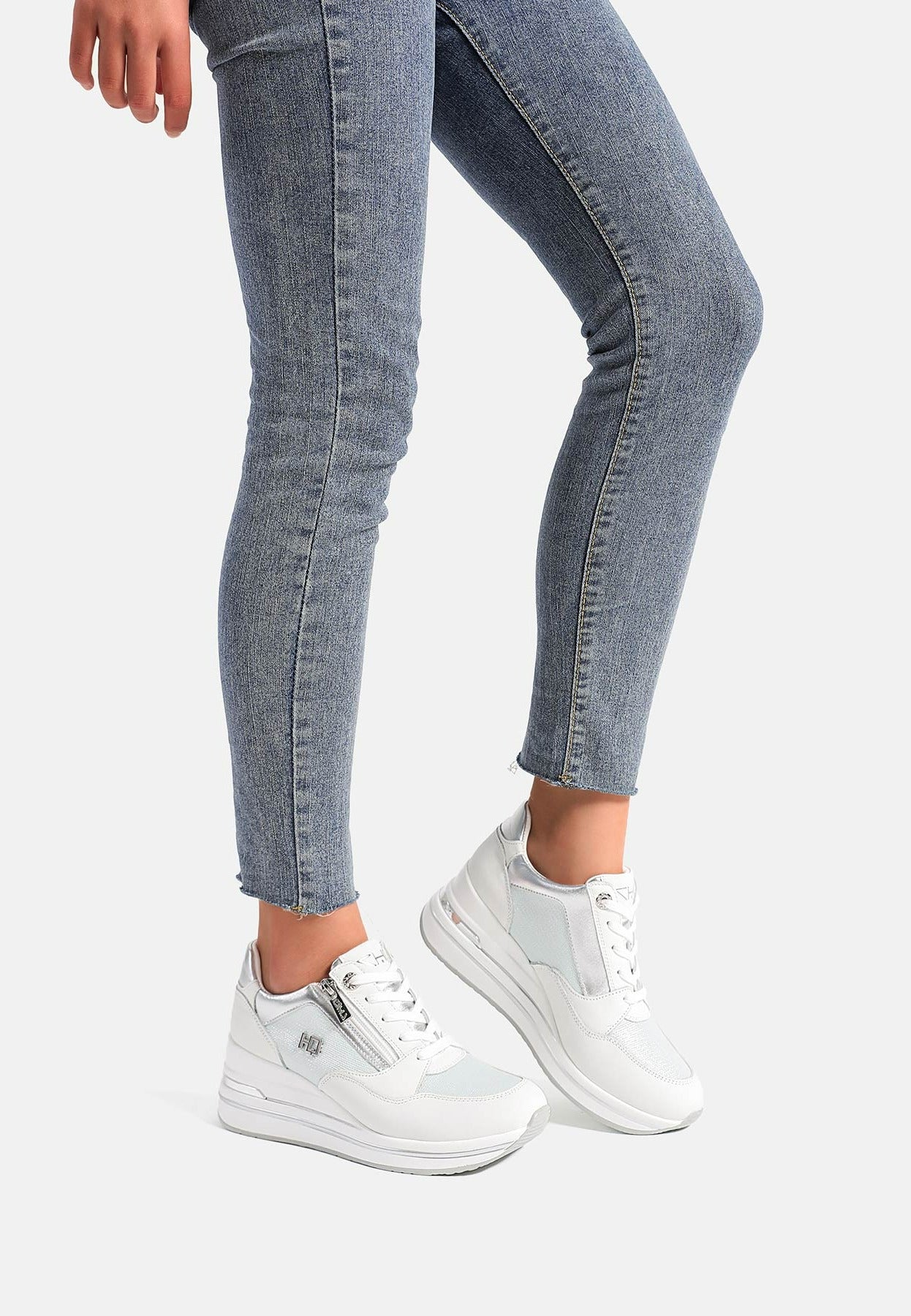 Sneakers QH7019 - Image 17