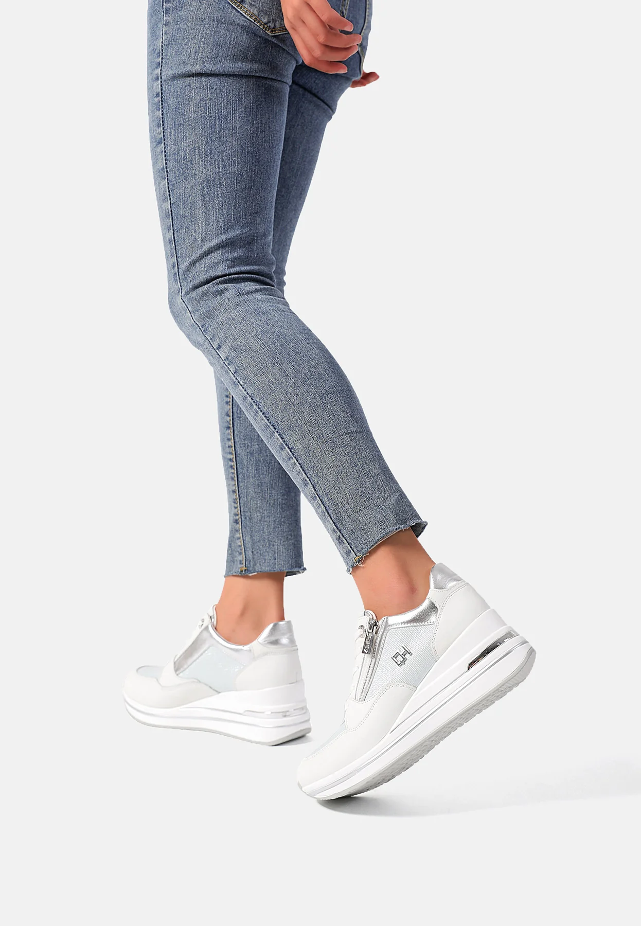 Sneakers QH7019 - Image 24