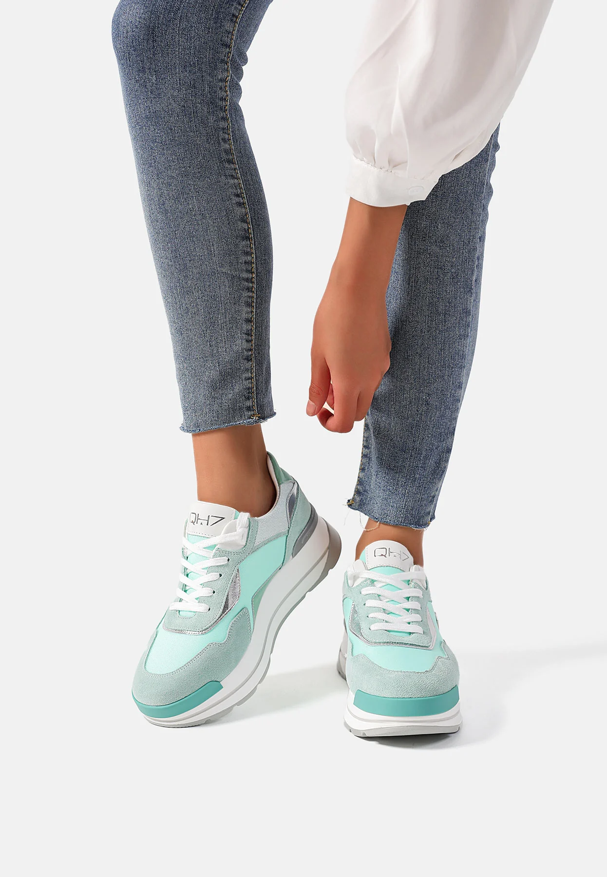 Sneakers QH7024 - Image 9