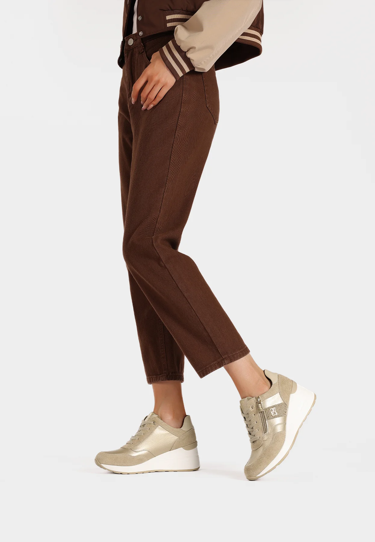 Sneakers in vera pelle con zeppa QH8010 - Image 14