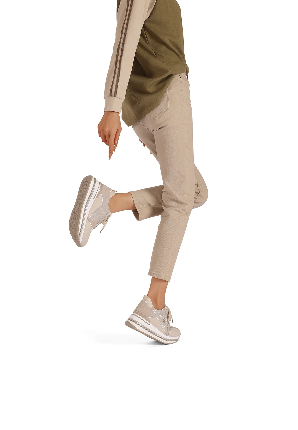 Sneakers QH9012 - Image 14