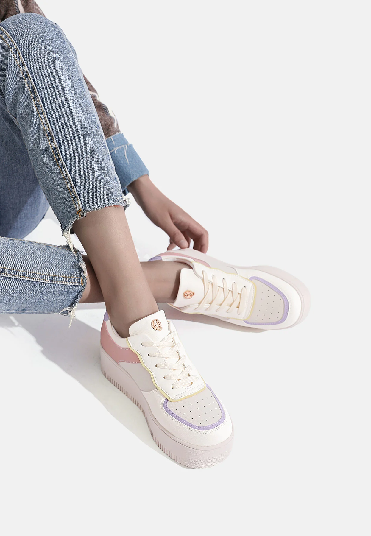 Sneakers stringate con dettagli colorati X29-18 - Image 9