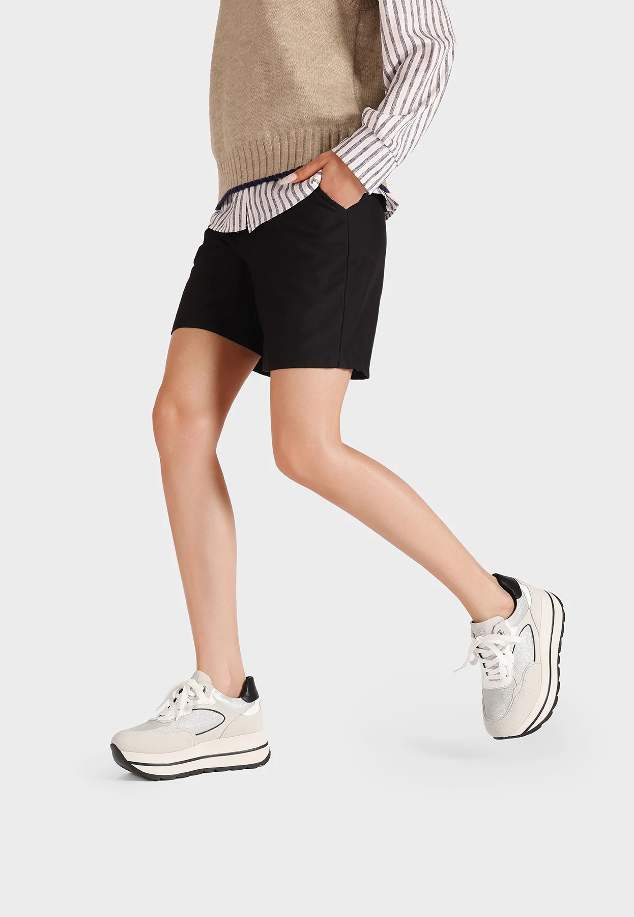 Sneakers da donna nere platform con dettagli metallici X33-17 - Image 21