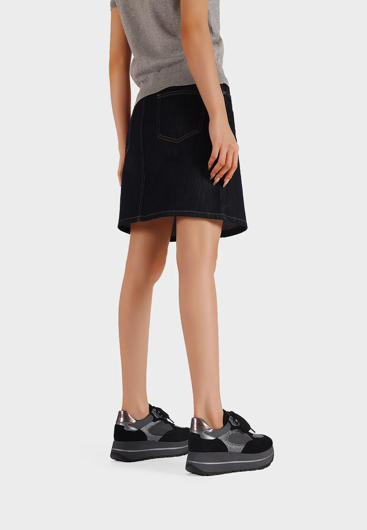 Sneakers da donna nere platform con dettagli metallici X33-17 - Image 7