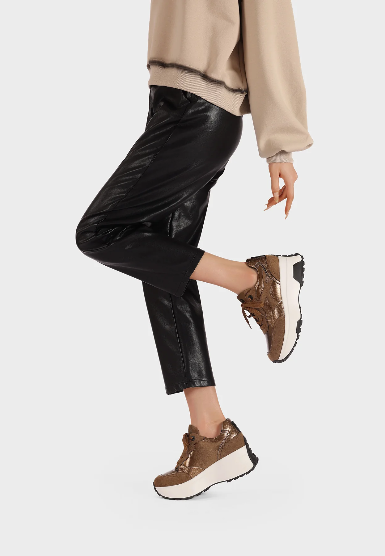 Sneakers sportive con dettagli lucidi  X33-24 - Image 14