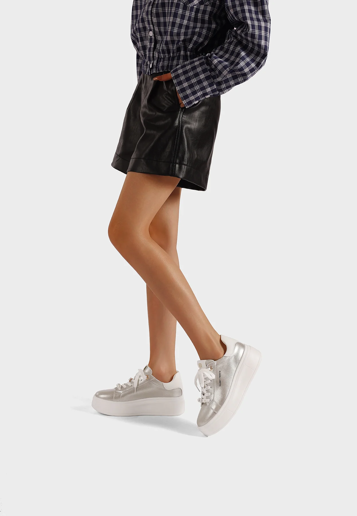 Sneakers donna platform minimal con dettagli gioiello X34-13 - Image 9