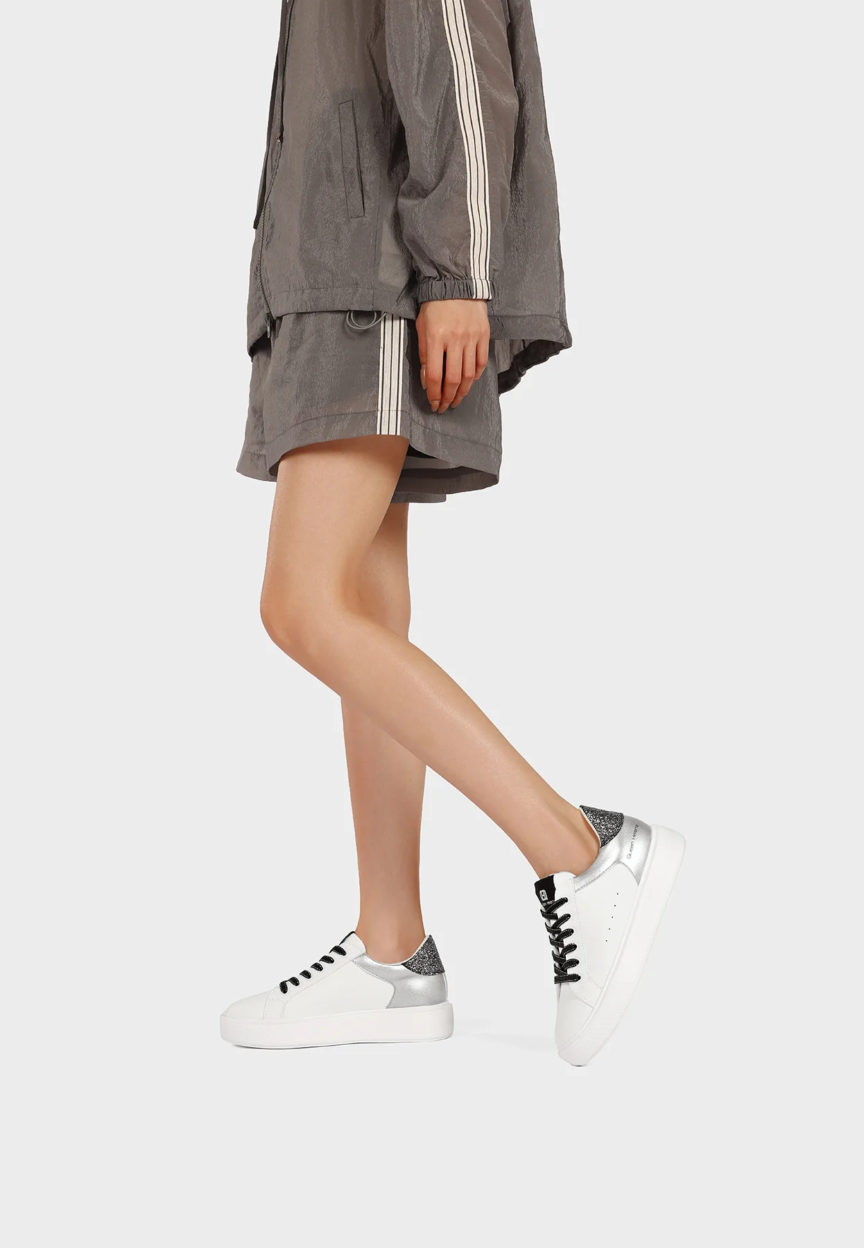 Sneakers donna dal design minimal e pulito X34-2 - Image 8