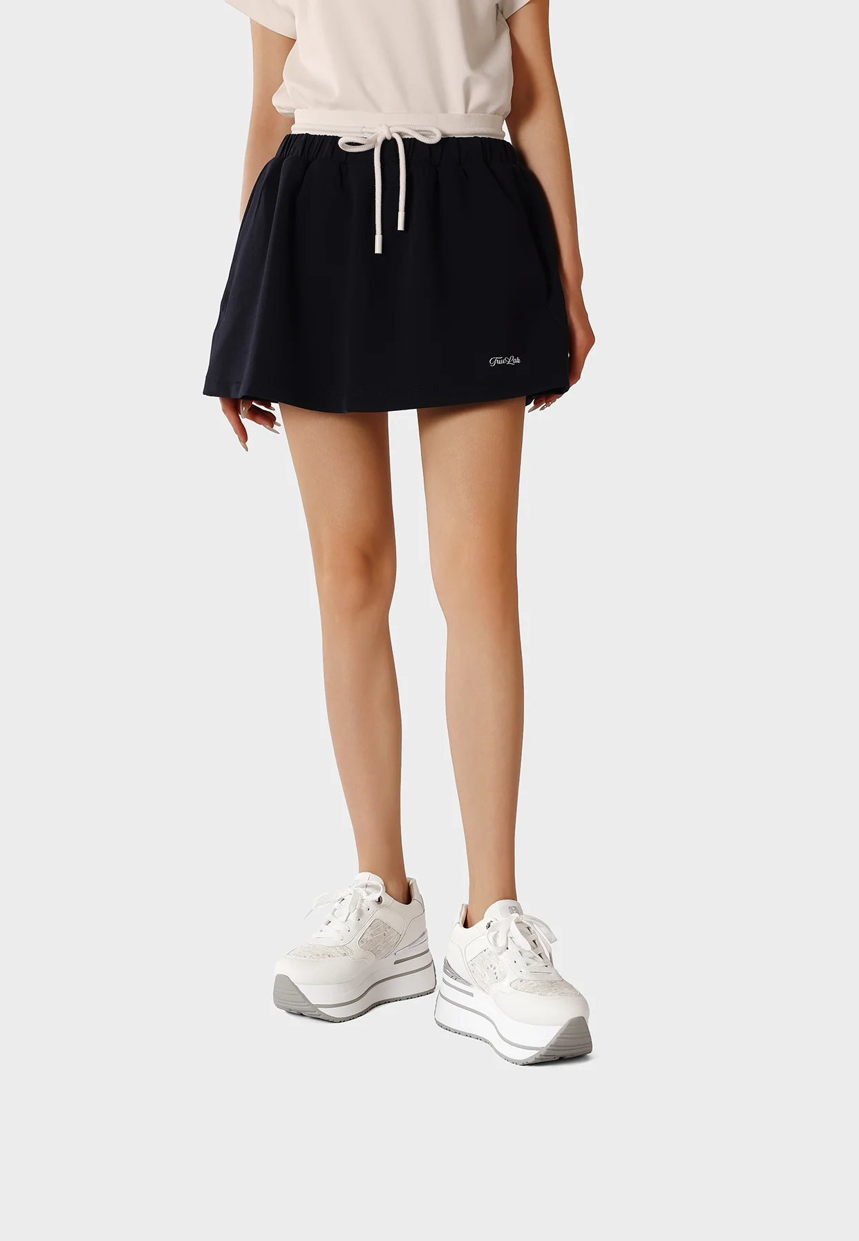 Sneakers platform con inserti ricamati eleganti X34-48 - Image 9