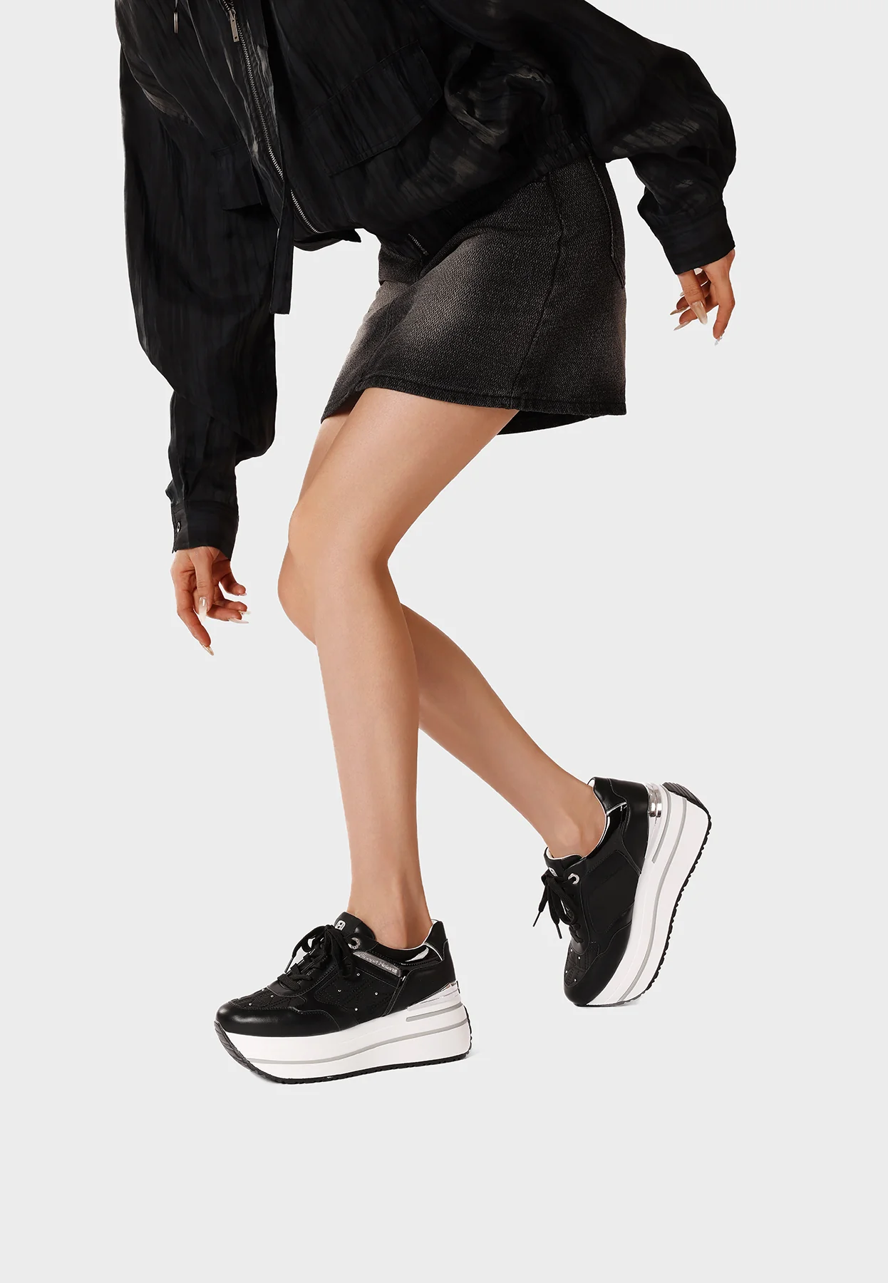 Sneakers platform trapuntate con dettagli metallici X34-49 - Image 17