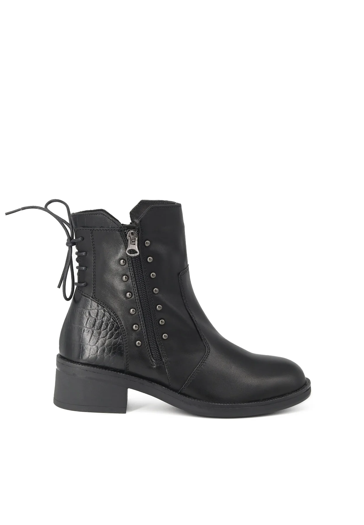 Stivaletto nero in vera pelle con zip e borchie QH-22 S268