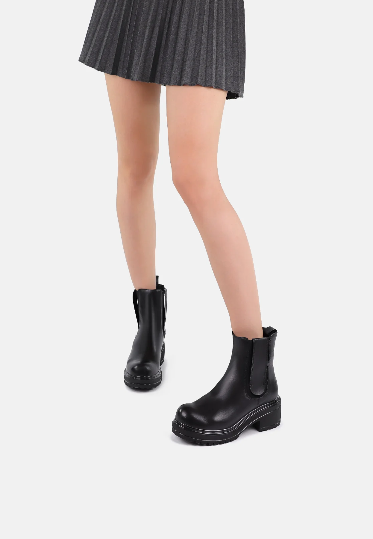 Stivaletto chelsea vera pelle nero con suola carrarmato QH23 S408 - Image 8