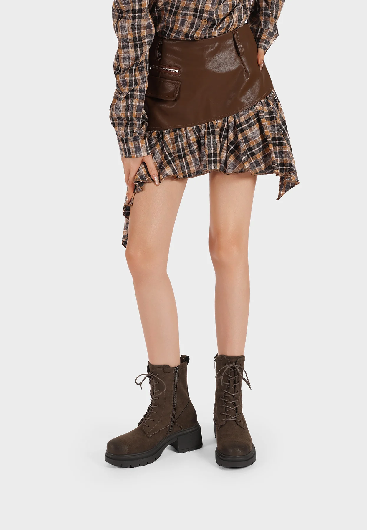 Stivaletti anfibi da donna in camoscio con tacco largo X33-84
