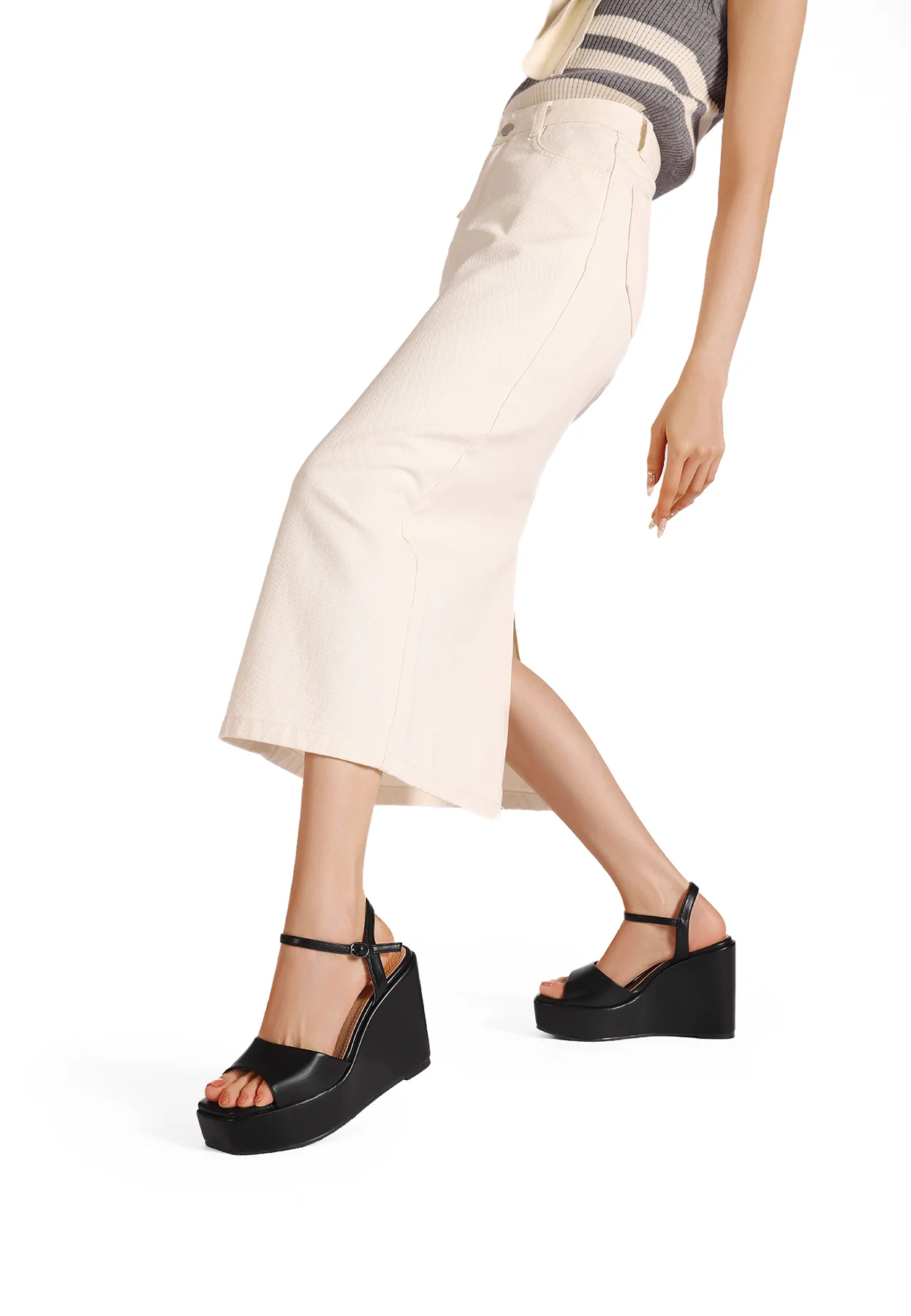 Sandali con zeppa alta platform minimal e cinturino ZM9914